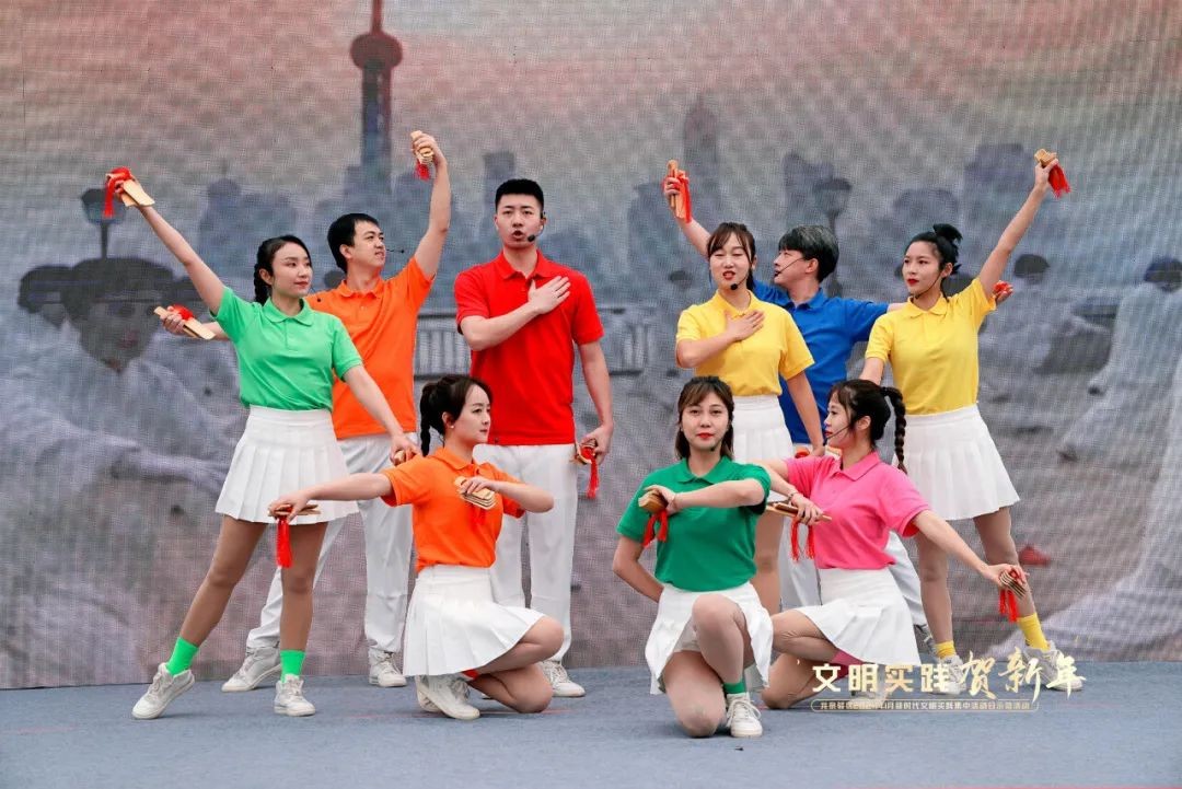 文明實踐慶新年 志愿服務(wù)暖人心 龍泉驛“文明實踐賀新年”開啟